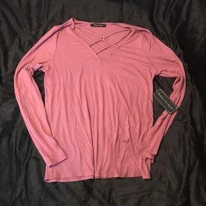 Brand new criss cross shirt ✨